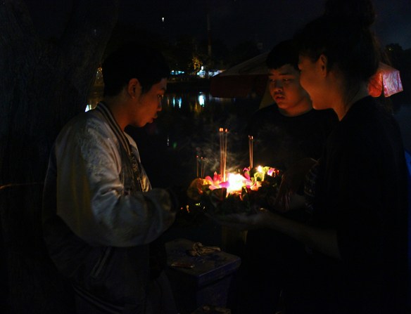 AlanaTraceyLoyKrathongCandle