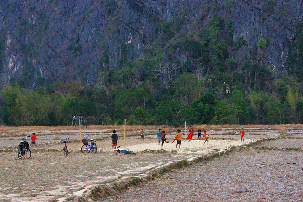 AlanaTraceyKongLoFootball